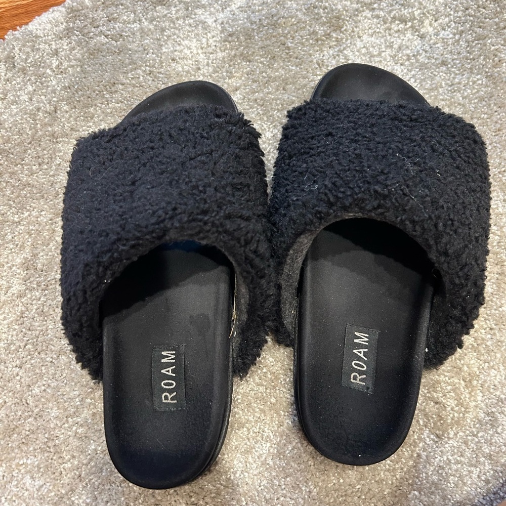 Roam Slippers - Black Size 38 -